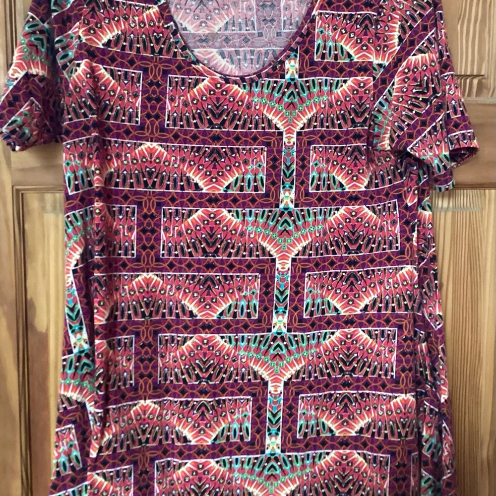 LuLaRoe Perfect Tee in fabulous colors!